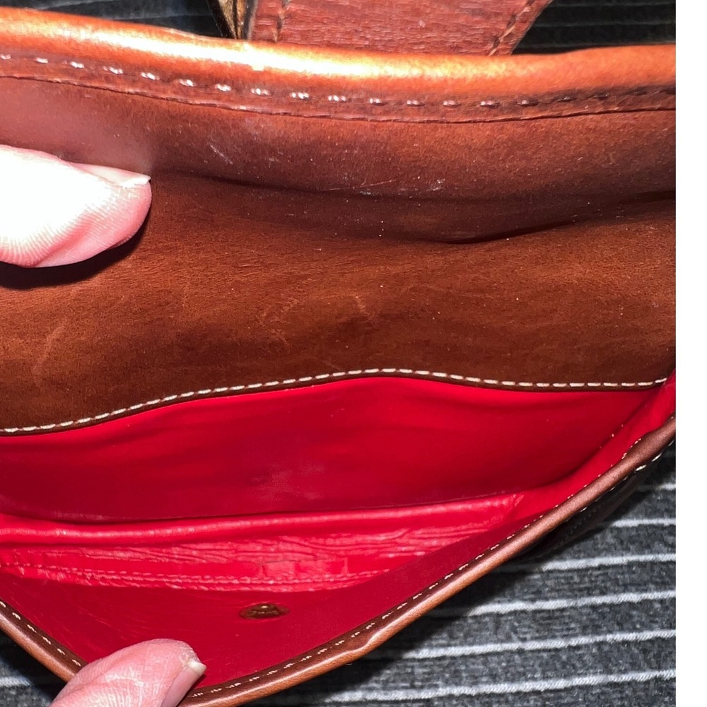 Dooney & Bourke Brown Croc Embossed Leather Wristlet Red Lining - Picture 7 of 10